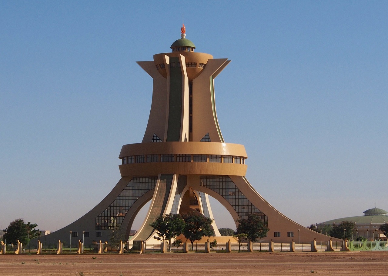 Le Burkina Faso célèbre l’innovation : Première édition de la Foire Nationale des Inventeurs et Innovateurs