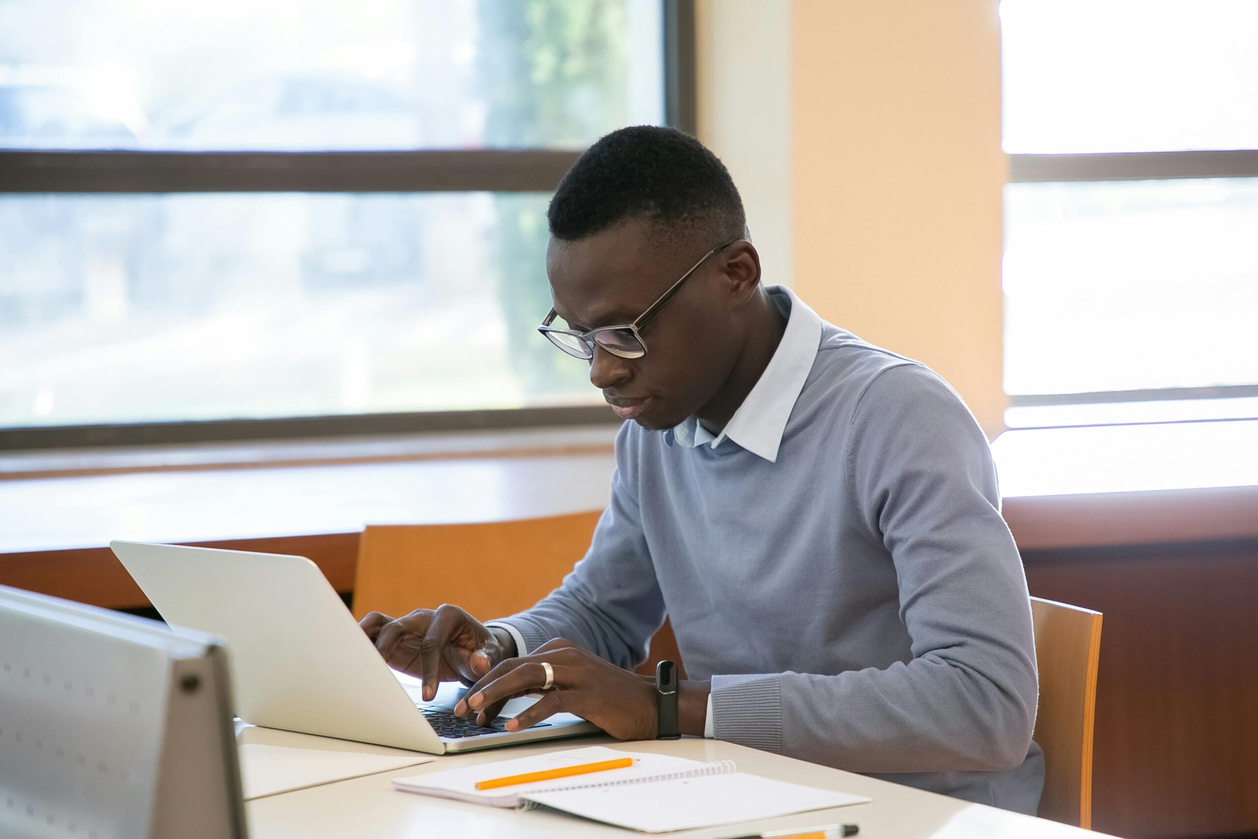 Devenez un acteur clé de l’innovation mondiale en rejoignant le programme des jeunes experts de l’OMPI !